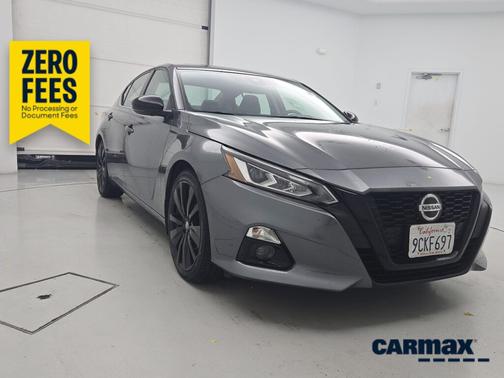 Gray 2022 Nissan Altima SR