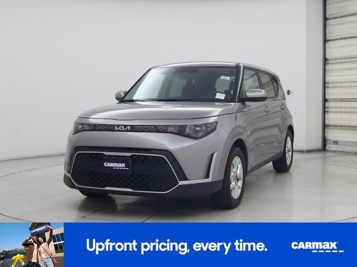Gray 2024 Kia Soul LX