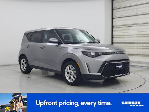 Gray 2024 Kia Soul LX
