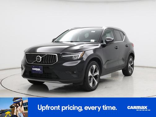 2025 Volvo XC40 B5 Plus Bright Theme