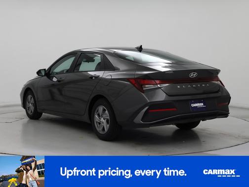 2024 Hyundai ELANTRA SE