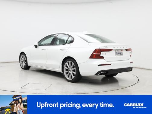 2020 Volvo S60 T6 Momentum