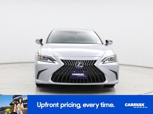2022 Lexus ES 300h 
