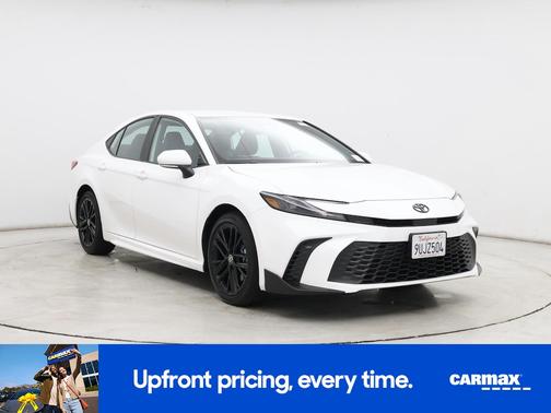 White 2025 Toyota Camry SE