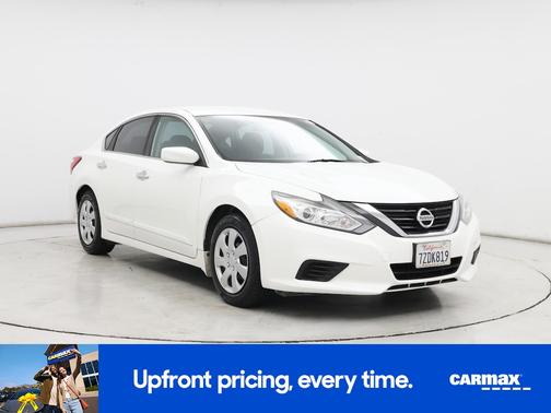 White 2017 Nissan Altima SR