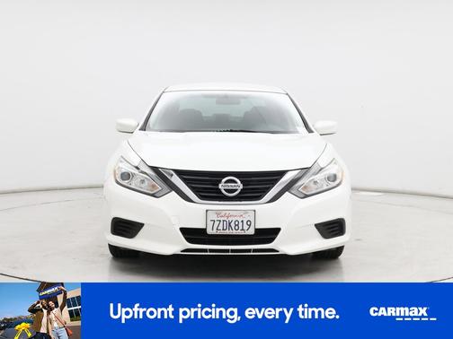 White 2017 Nissan Altima SR