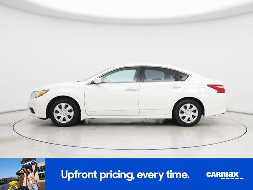 White 2017 Nissan Altima SR