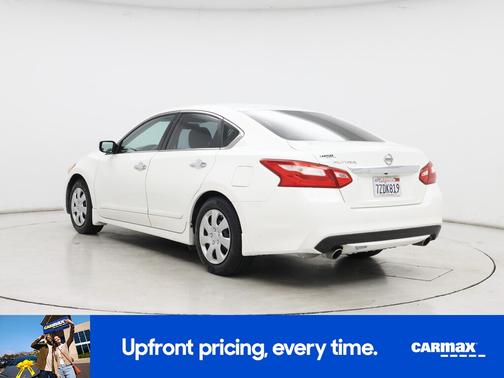 White 2017 Nissan Altima SR