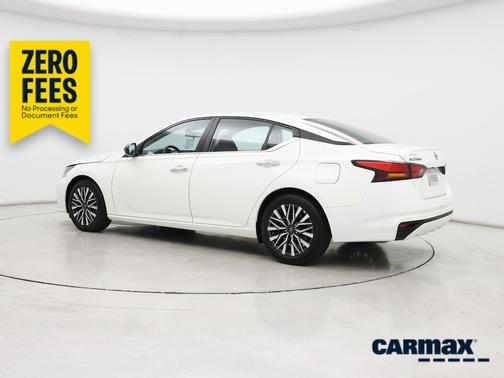 White 2025 Nissan Altima SV