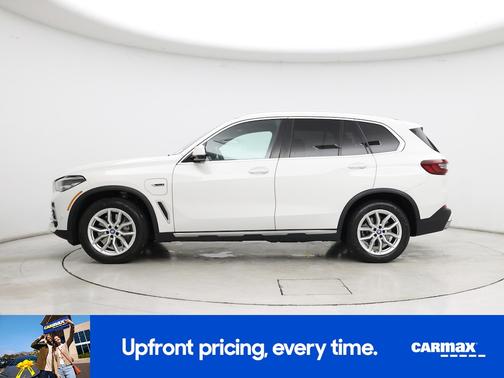 White 2022 BMW X5 PHEV XDrive45e