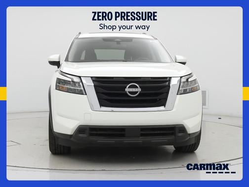 White 2022 Nissan Pathfinder SV