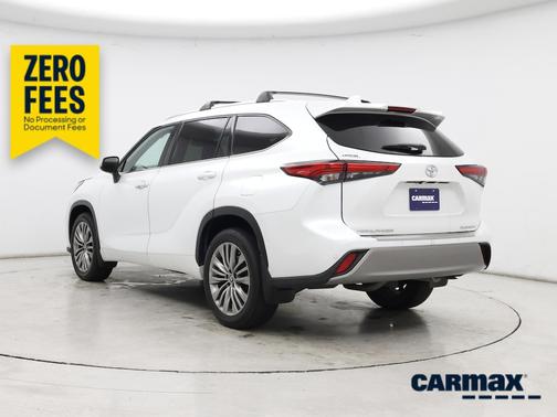 Pearl 2022 Toyota Highlander Platinum