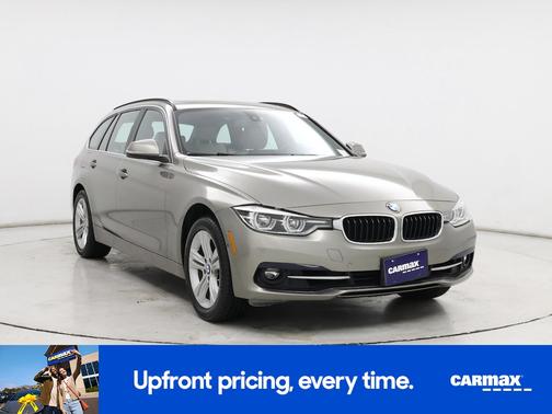 Gold 2017 BMW 330 XI