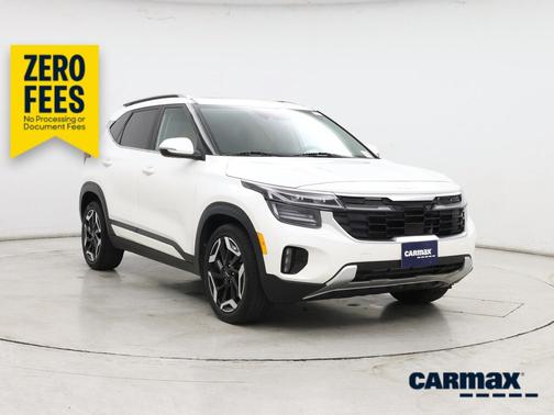 White 2024 Kia Seltos SX