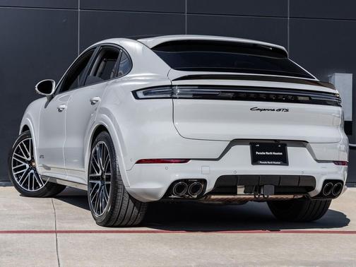 2026 Porsche Cayenne GTS