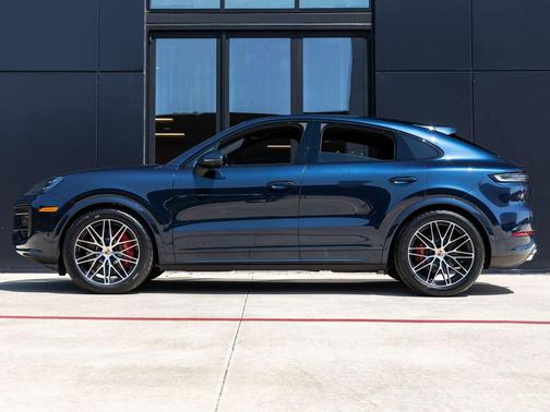 Algarve Blue Metallic 2025 Porsche Cayenne S
