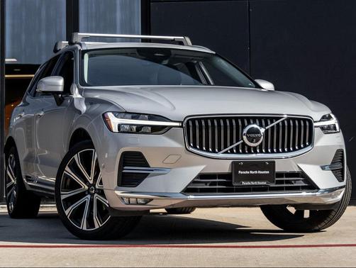 2023 Volvo XC60 B5 Ultimate Bright Theme