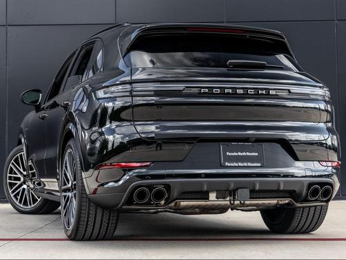 2025 Porsche Cayenne Turbo