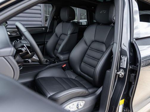 Volcano Grey Metallic 2026 Porsche Macan Macan GTS
