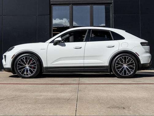2025 Porsche Macan 4S