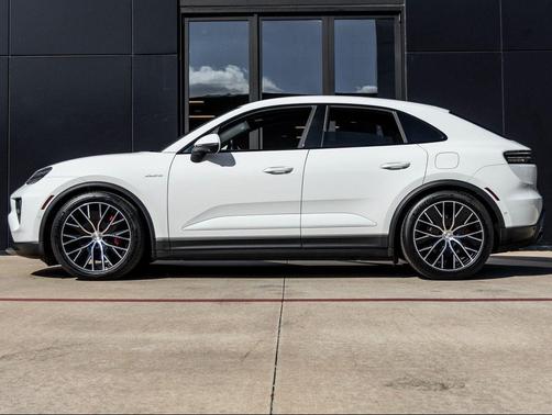 2025 Porsche Macan 4S