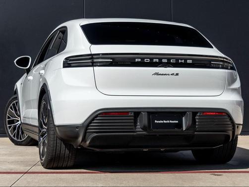 2025 Porsche Macan 4S