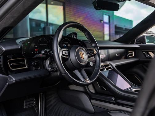 2020 Porsche Taycan Turbo S