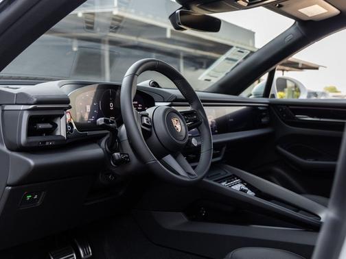 2025 Porsche Macan 4S