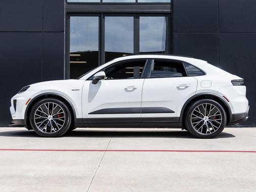 2025 Porsche Macan 4S