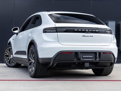 2025 Porsche Macan 4S