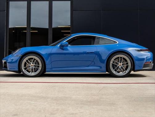 2025 Porsche 911 Carrera