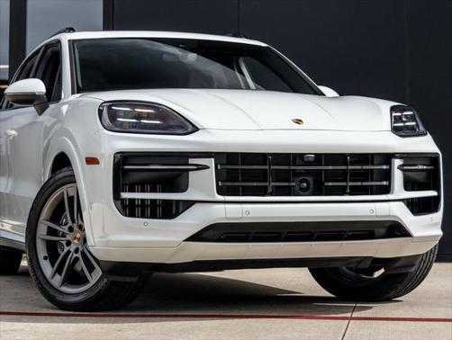 2025 Porsche Cayenne Base