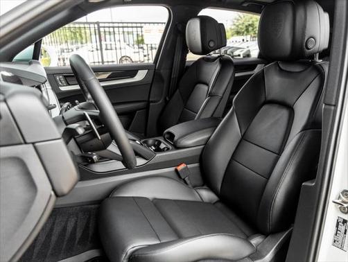 2025 Porsche Cayenne Base