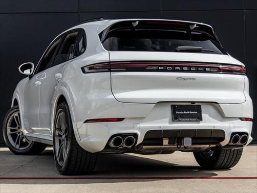 2025 Porsche Cayenne Base