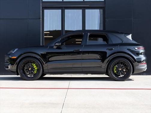 2025 Porsche Cayenne E-Hybrid S