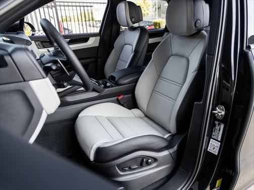 2025 Porsche Cayenne E-Hybrid S