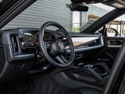 2025 Porsche Cayenne 