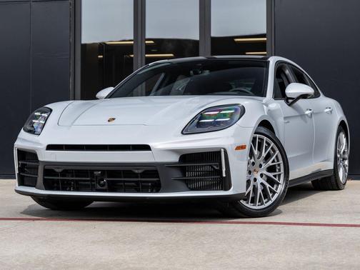 2026 Porsche Panamera 4