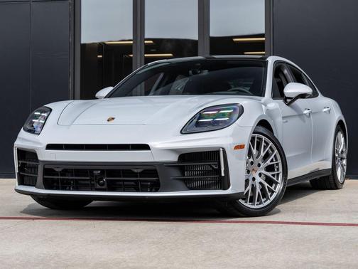2026 Porsche Panamera 4