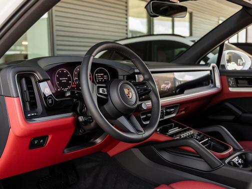 2025 Porsche Cayenne 