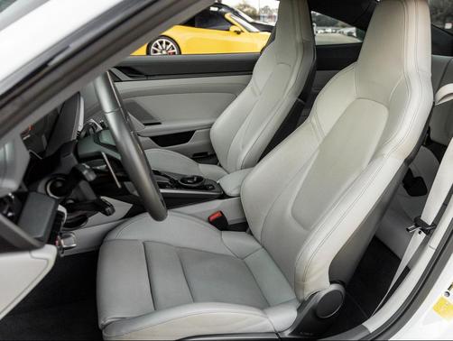 2022 Porsche 911 Carrera 4S