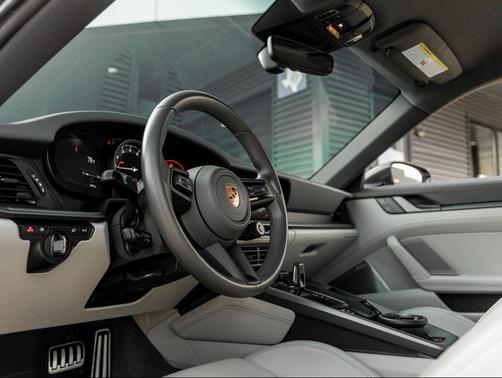 2022 Porsche 911 Carrera 4S