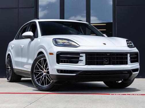 Carrara White Metallic 2026 Porsche Cayenne Cayenne