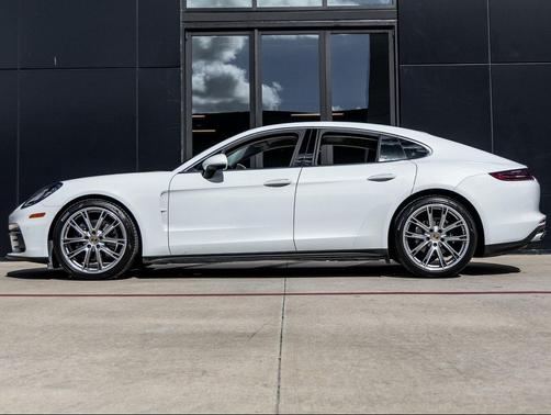2020 Porsche Panamera 4