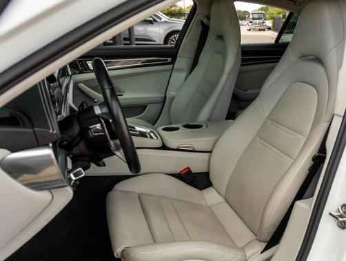 2020 Porsche Panamera 4