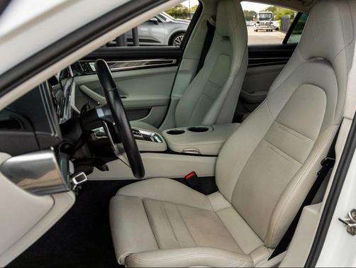 2020 Porsche Panamera 4