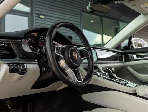 2020 Porsche Panamera 4