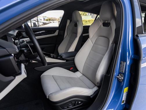 2025 Porsche Panamera GTS