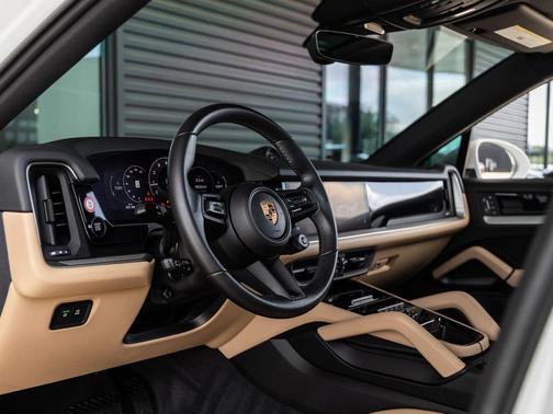 White 2025 Porsche Cayenne Cayenne
