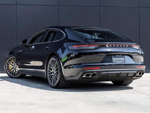 2023 Porsche Panamera Turbo S